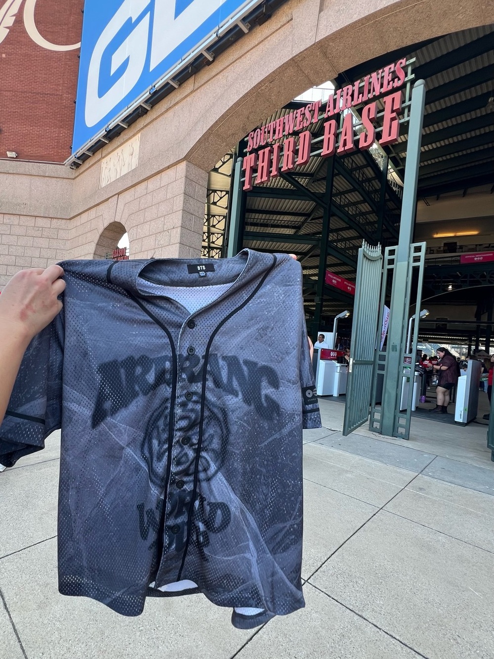 BTS Official Merch  V  95 ARIRANG Jersey (M) Purchased In Arlington 8/16/26